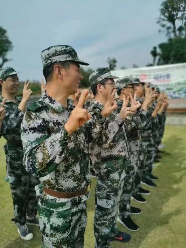 仕全興軍人團(tuán)隊